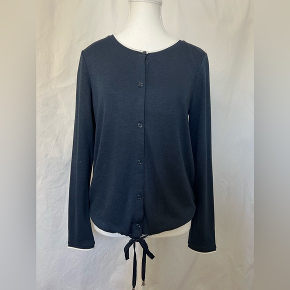 Chic Black Button-Up Cardigan - Picture 1 of 4